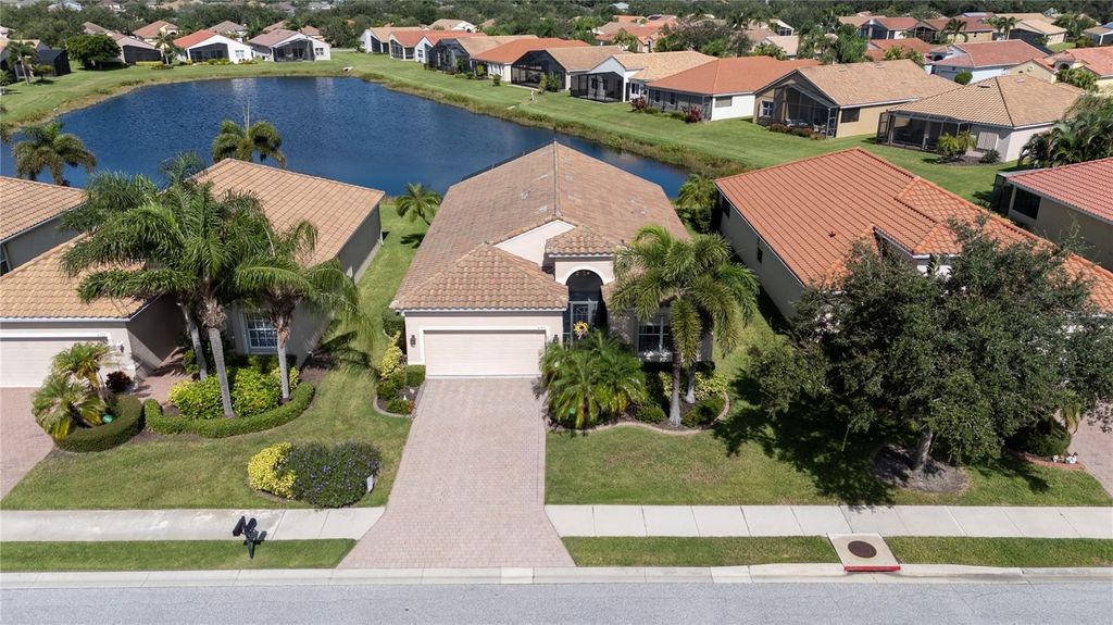 6725 41ST STREET CIRCLE E, Sarasota, FL 34243
