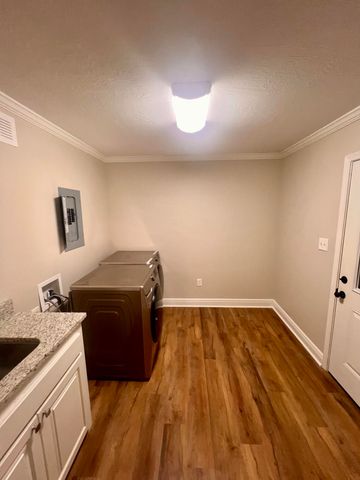 101 Tall Pines Dr., Hattiesburg, MS 39402