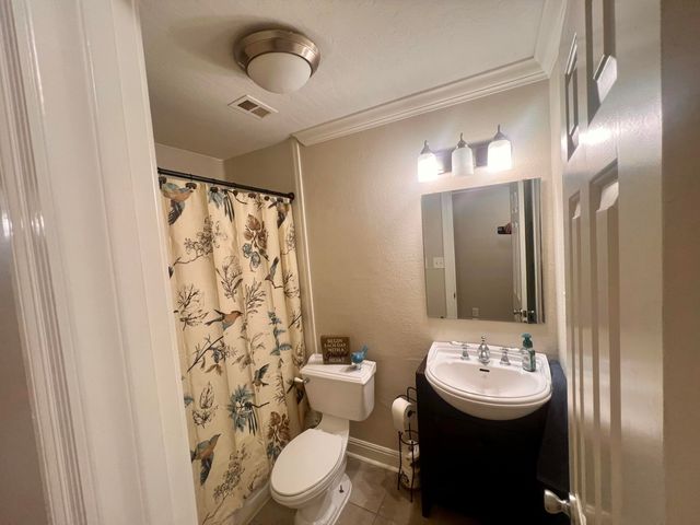 101 Tall Pines Dr., Hattiesburg, MS 39402