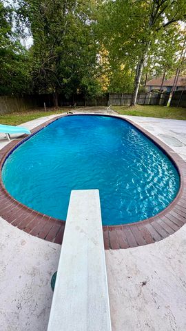 101 Tall Pines Dr., Hattiesburg, MS 39402