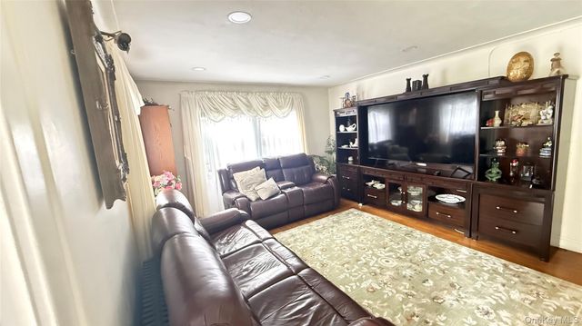 706 Partridge Avenue, West Hempstead, NY 11552