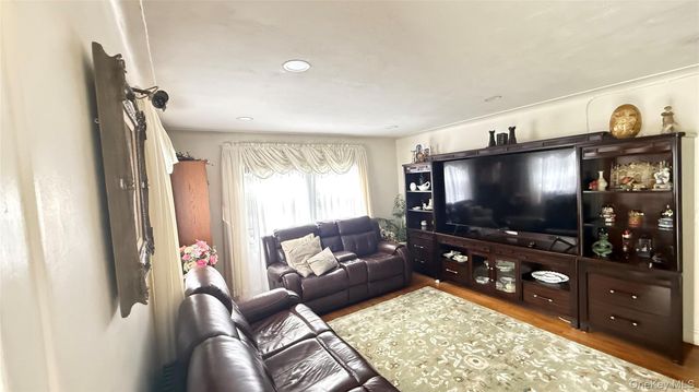 706 Partridge Avenue, West Hempstead, NY 11552
