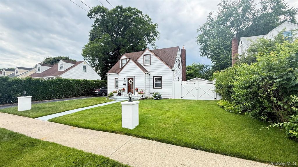 706 Partridge Avenue, West Hempstead, NY 11552
