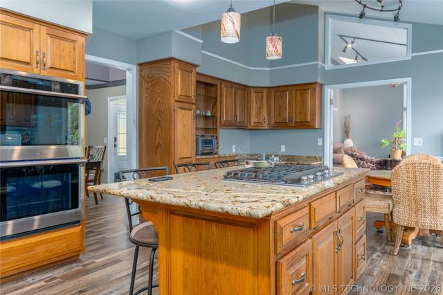 6716 E 65th Street, Tulsa, OK 74133