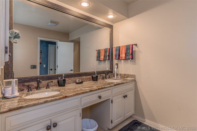 6716 E 65th Street, Tulsa, OK 74133