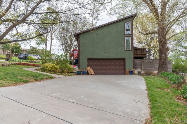 6716 E 65th Street, Tulsa, OK 74133