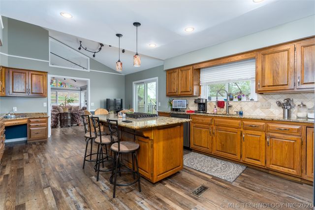 6716 E 65th Street, Tulsa, OK 74133