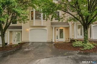 17 Parkwoods Drive 17, Norwich, CT 06360