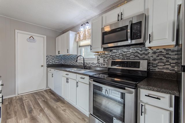 10 HARDY RD, Adamsville, TN 38310