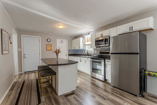 10 HARDY RD, Adamsville, TN 38310