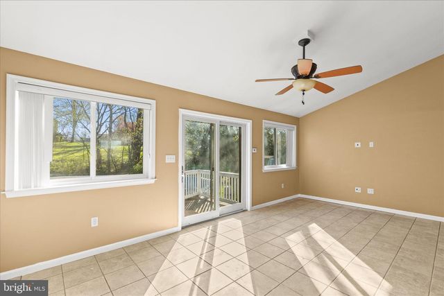 3051 TODD LN, Lancaster, PA 17601