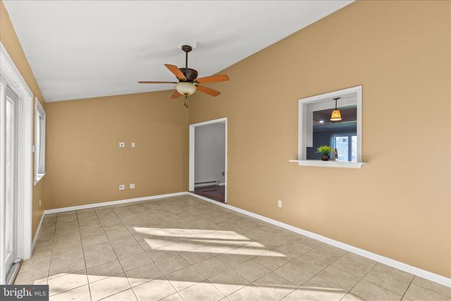 3051 TODD LN, Lancaster, PA 17601
