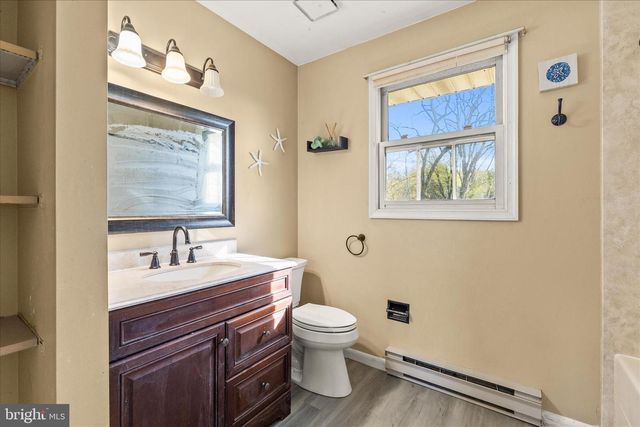 3051 TODD LN, Lancaster, PA 17601