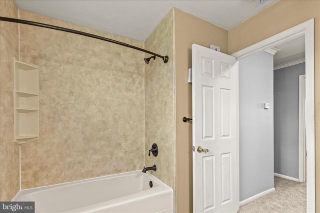 3051 TODD LN, Lancaster, PA 17601
