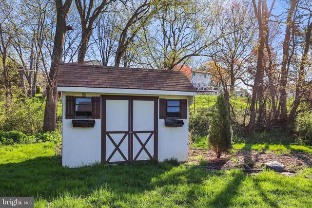 3051 TODD LN, Lancaster, PA 17601