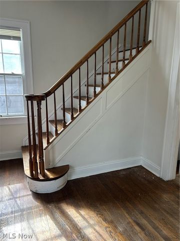 906 Keystone Drive, Cleveland Heights, OH 44121