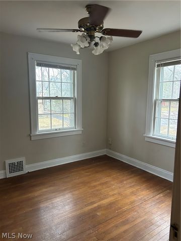 906 Keystone Drive, Cleveland Heights, OH 44121