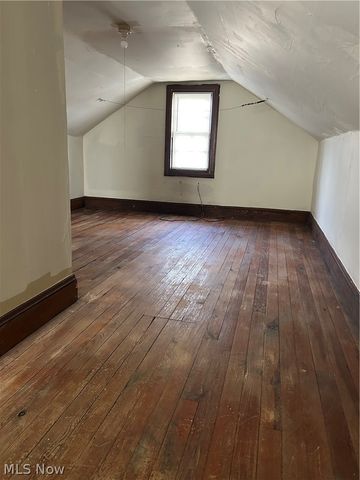 906 Keystone Drive, Cleveland Heights, OH 44121