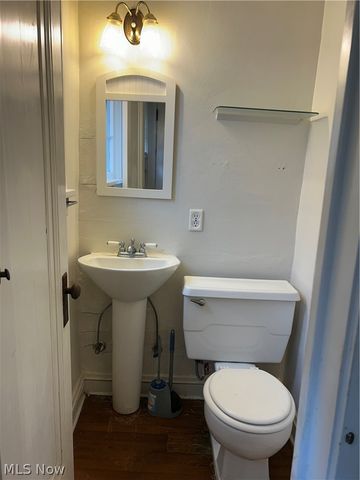 906 Keystone Drive, Cleveland Heights, OH 44121