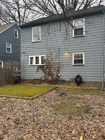 906 Keystone Drive, Cleveland Heights, OH 44121