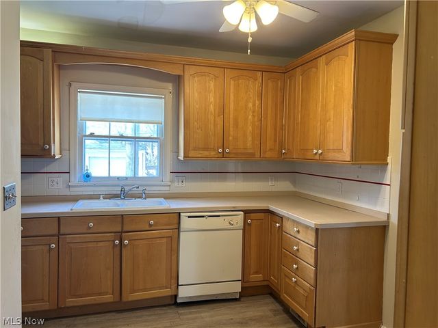 906 Keystone Drive, Cleveland Heights, OH 44121