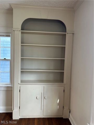 906 Keystone Drive, Cleveland Heights, OH 44121