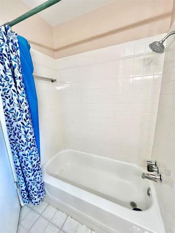 1811 Redwood Street, Arlington, TX 76014