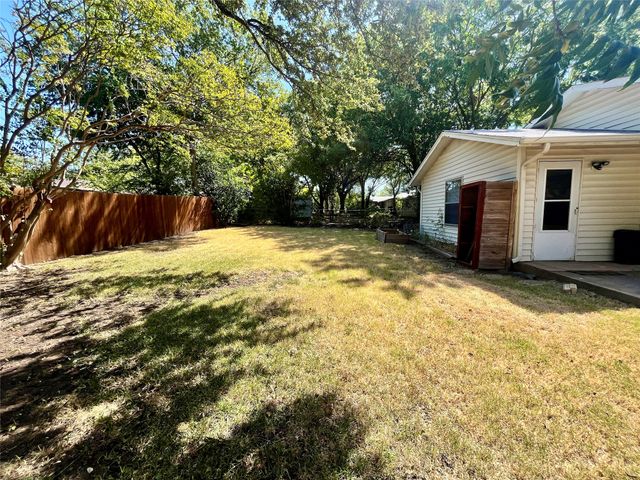 1811 Redwood Street, Arlington, TX 76014