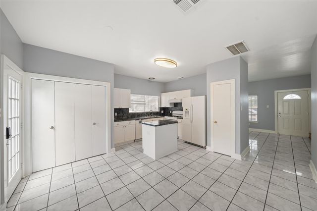 15931 S Alley Court, Houston, TX 77082