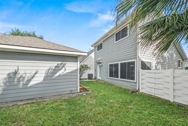 15931 S Alley Court, Houston, TX 77082