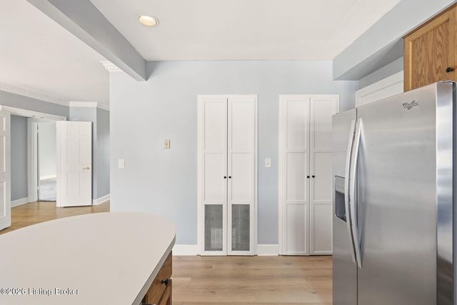 2126 Village Dr 5, Louisville, KY 40205