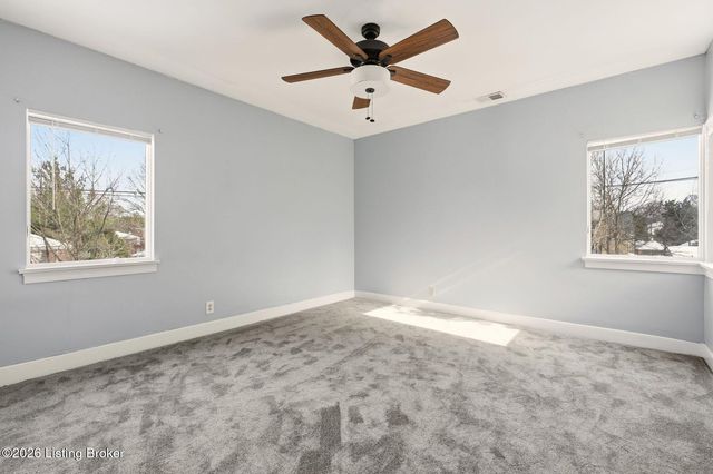 2126 Village Dr 5, Louisville, KY 40205