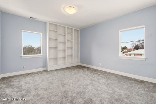 2126 Village Dr 5, Louisville, KY 40205