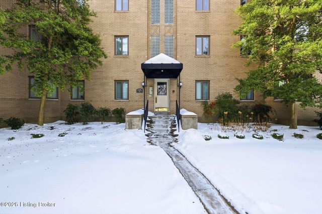 2126 Village Dr 5, Louisville, KY 40205