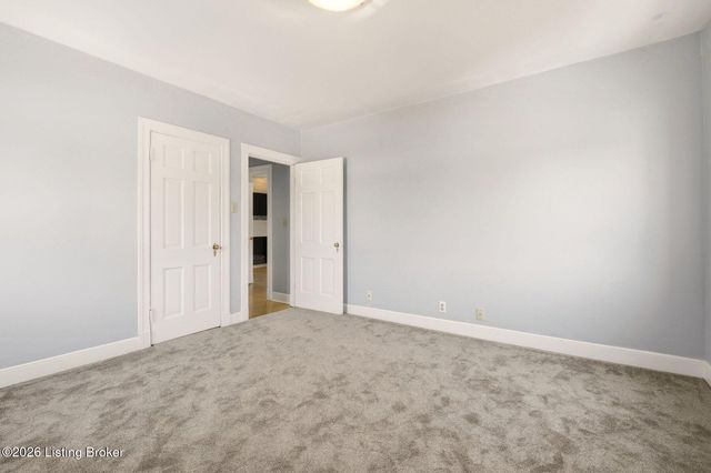 2126 Village Dr 5, Louisville, KY 40205