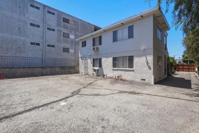 5270 Bellingham Avenue, Los Angeles, CA 91607