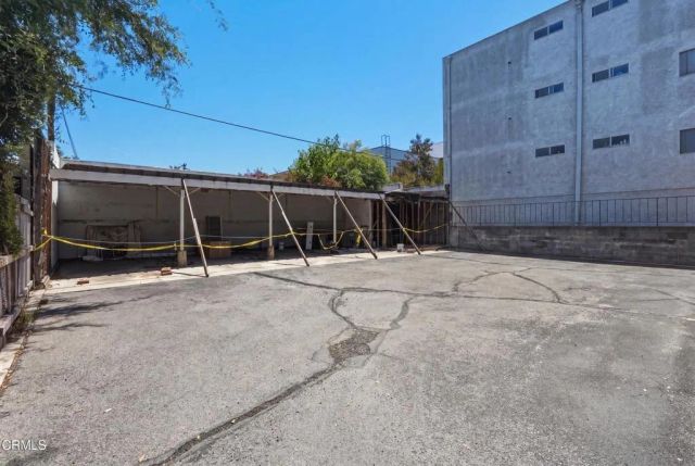 5270 Bellingham Avenue, Los Angeles, CA 91607