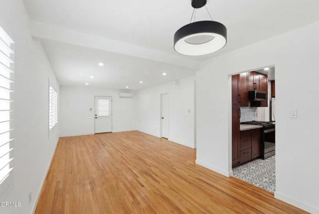 5270 Bellingham Avenue, Los Angeles, CA 91607