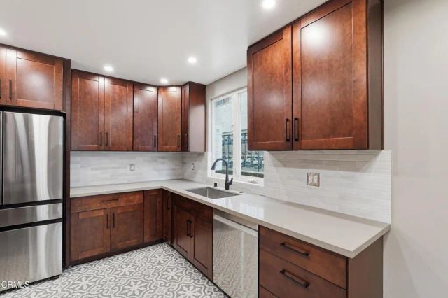 5270 Bellingham Avenue, Los Angeles, CA 91607