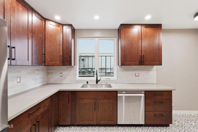 5270 Bellingham Avenue, Los Angeles, CA 91607