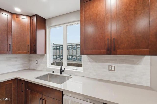 5270 Bellingham Avenue, Los Angeles, CA 91607