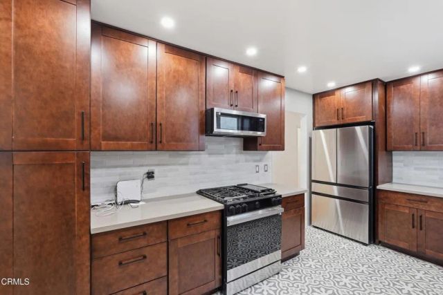 5270 Bellingham Avenue, Los Angeles, CA 91607