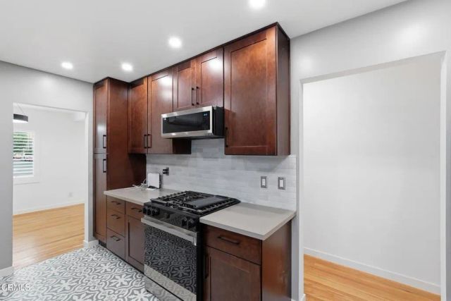5270 Bellingham Avenue, Los Angeles, CA 91607