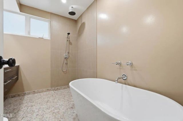 5270 Bellingham Avenue, Los Angeles, CA 91607