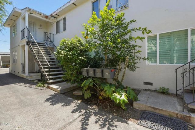 5270 Bellingham Avenue, Los Angeles, CA 91607