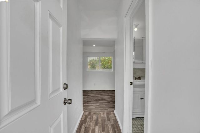 877 6th Avenue, San Bruno, CA 94066