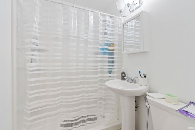 2622 Kenwood Avenue, Fort Wayne, IN 46805