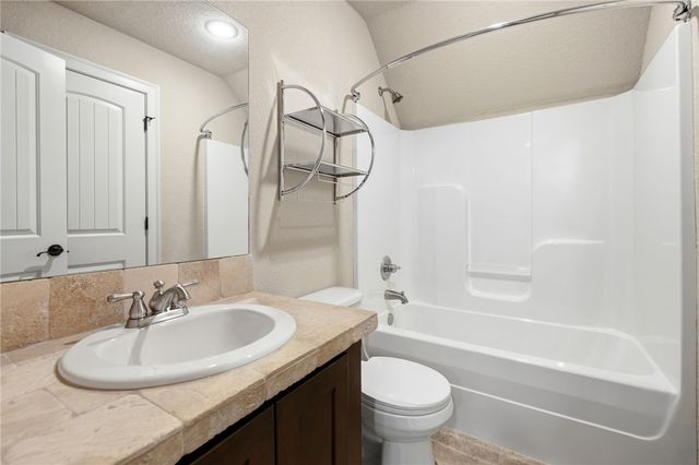 3532 W Providence Drive, Fayetteville, AR 72704