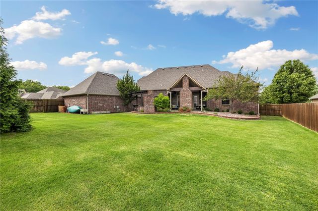 3532 W Providence Drive, Fayetteville, AR 72704