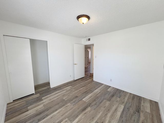 7205 Avenida La Costa NE, Albuquerque, NM 87109